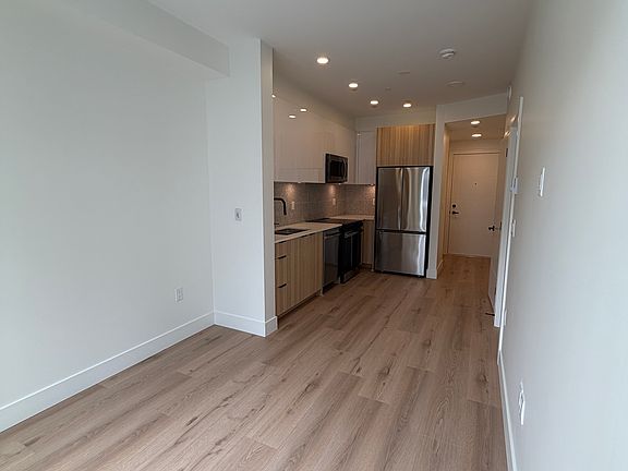 2nd image of 20769 Fraser Hwy #428