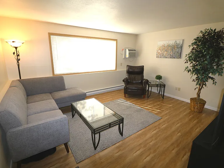 917 S Maple St #3 — Photo 3