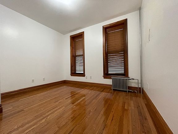 4th image of 526 6th Ave APT 1R