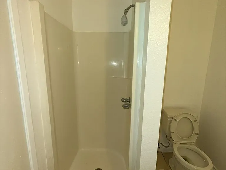 13445 Lakeshore Dr — Photo 8