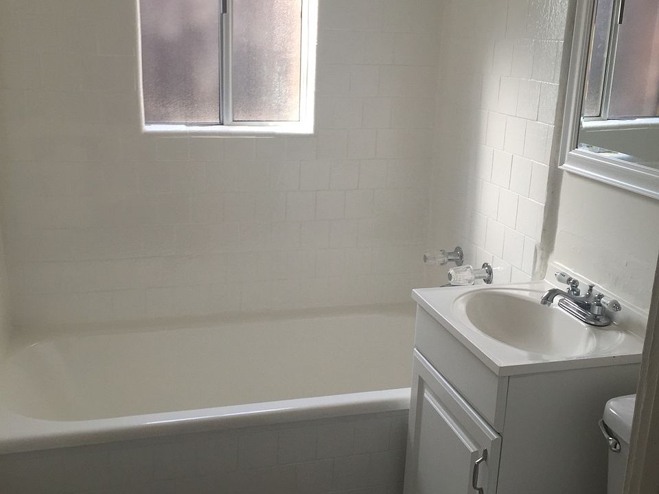 2nd image of 6768 Lexington Ave APT 8
