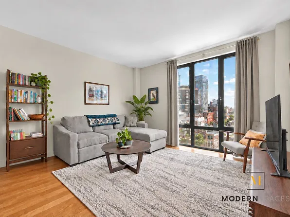 4728 11th St #6D, Long Island City, NY 11101
