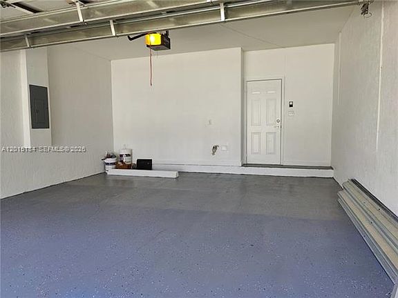5th image of 379 NE 34th Ave