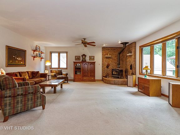 2nd image of 601 Quinlan Ln