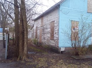 105 N 1st St, Alpha, IL 61413