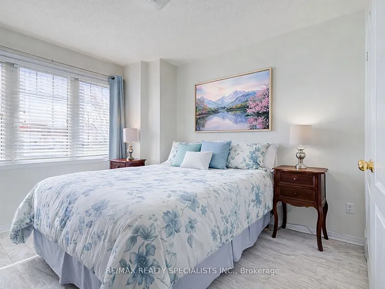 3975 Eglinton Ave W #16 — Photo 5