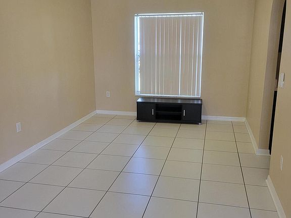 4th image of 281 Seahorse Cir SE