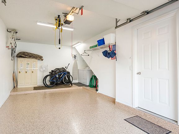 5th image of 625 Arbor Lake Ln