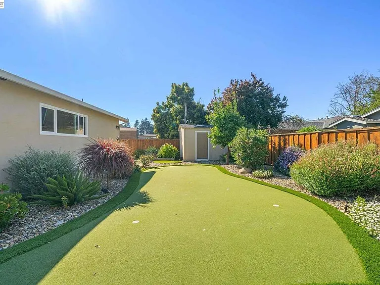 35290 Farnham Dr — Photo 39