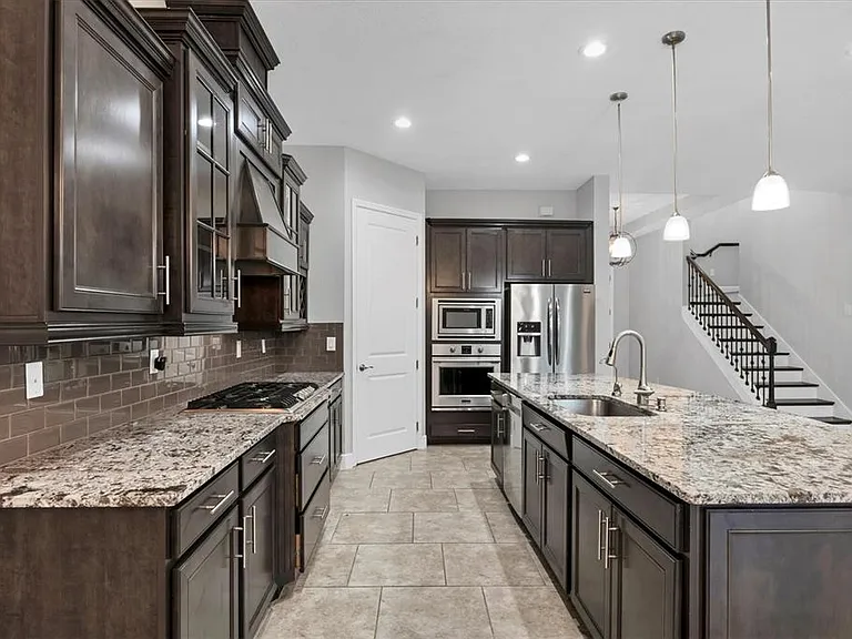 6104 Champions Row St — Photo 20