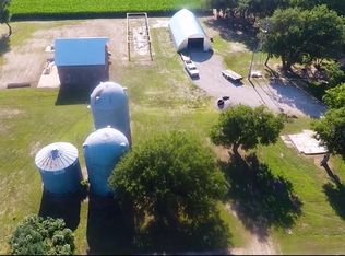 1607 N H Rd, Phillips, NE 68865