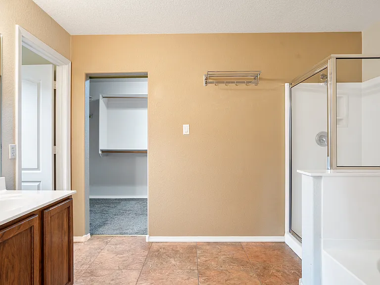 1932 Cortina Loop SE — Photo 28