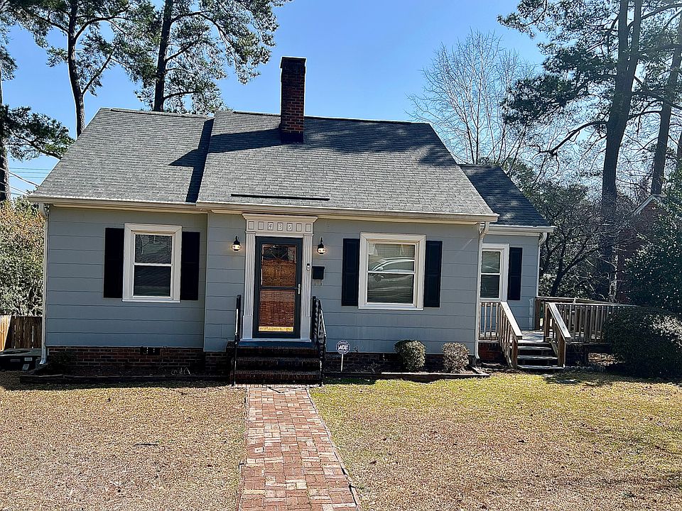 Charming house with attached deck