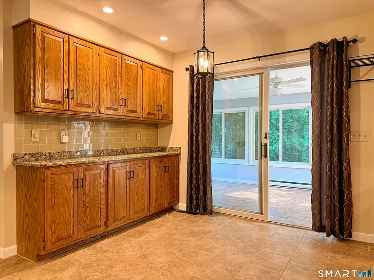 22 Hyde Park Dr — Photo 15