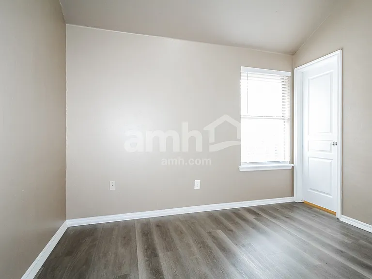 4913 NW 163rd St — Photo 10