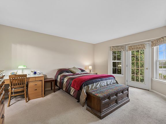 4th image of 1264 Jerome Ct