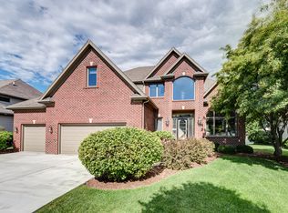 699 Waterside Dr, South Elgin, IL 60177