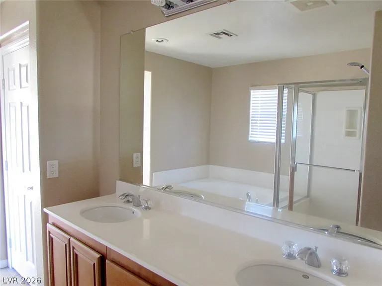 548 Ivy Spring St — Photo 9