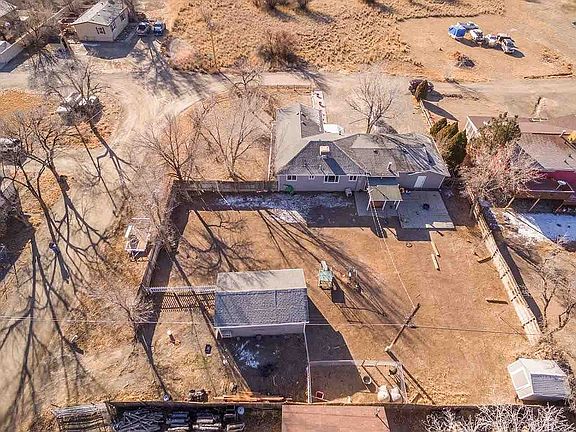 3rd image of 1831 Catalina Ave