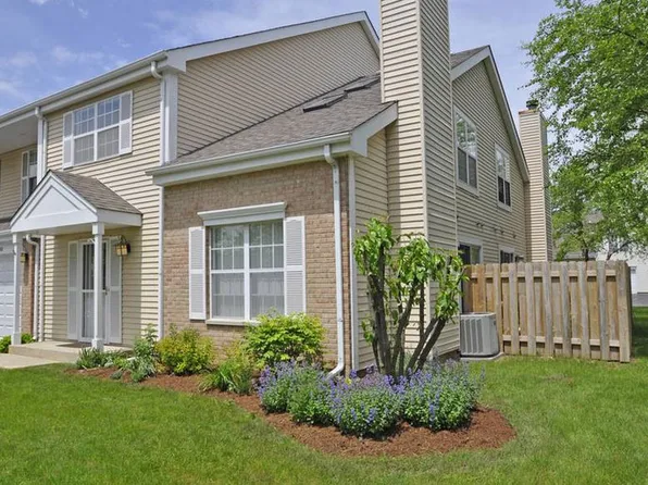 4482 Brookhaven Rd, Gurnee, IL 60031