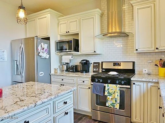 4th image of 1215 W Tammy Cir