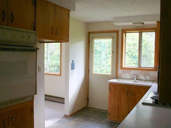 Side Entrance & Kitchen