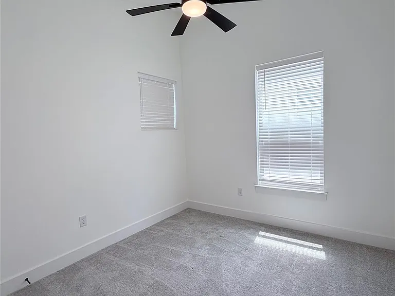 1417 Kramer Ln #2 — Photo 11
