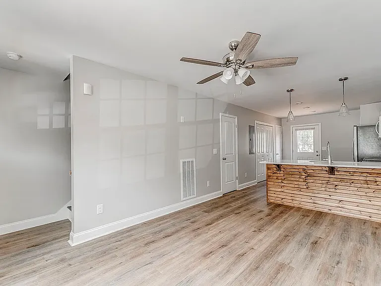 124 Callahan Cavender Rd SE #B — Photo 6