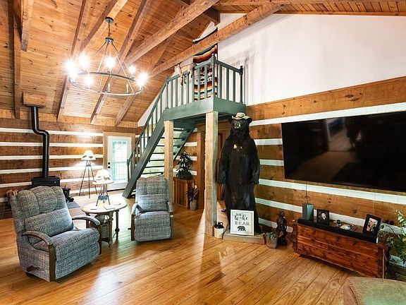 14th image of this home