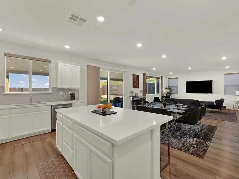 5025 Ellis Godfrey Dr — Photo 9