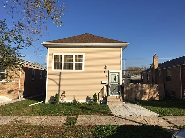 9115 S Normal Ave photo 1
