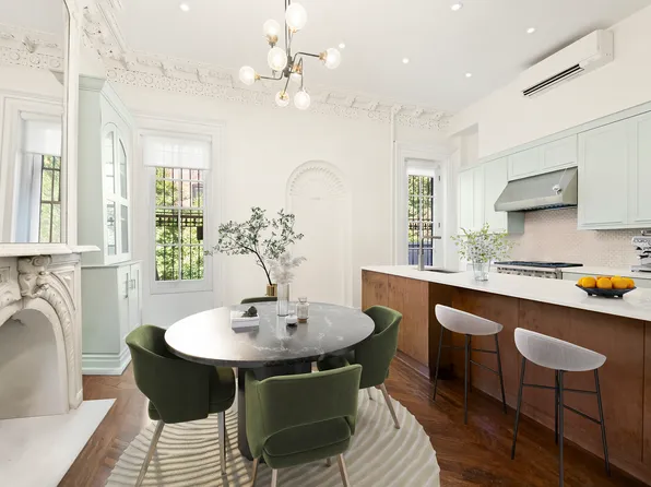 42 South Portland Avenue image 8 of 28