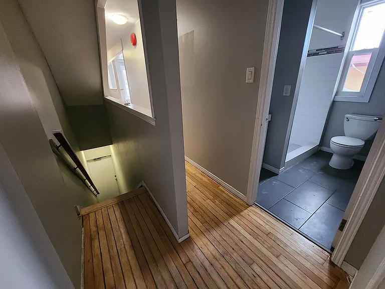 342 Somerset St E #B — Photo 13