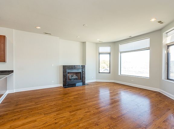5th image of 5644 N California Ave APT 2N