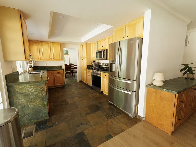 865 Singingwood Dr — Photo 4