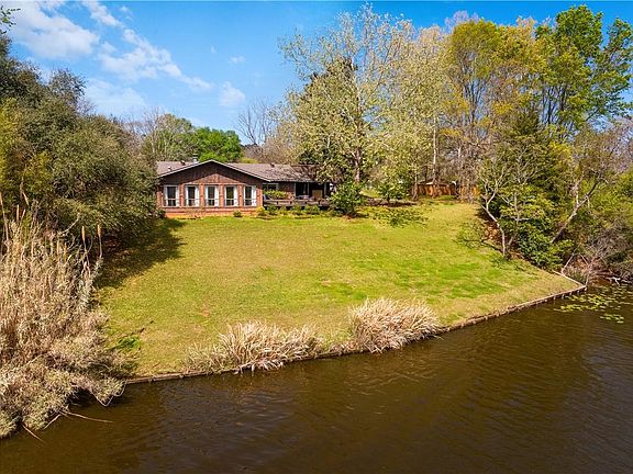 4th image of 1615 Janet Ln