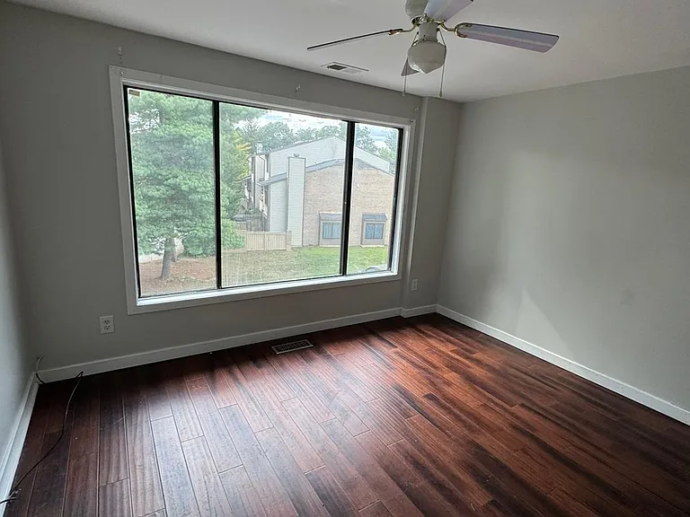 12 Fifeshire Ct — Photo 5