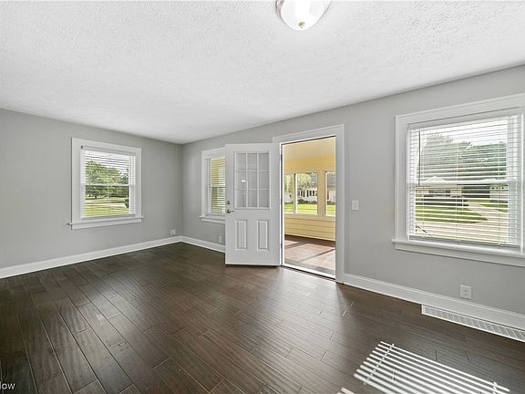 5th image of 738 Franklin Blvd