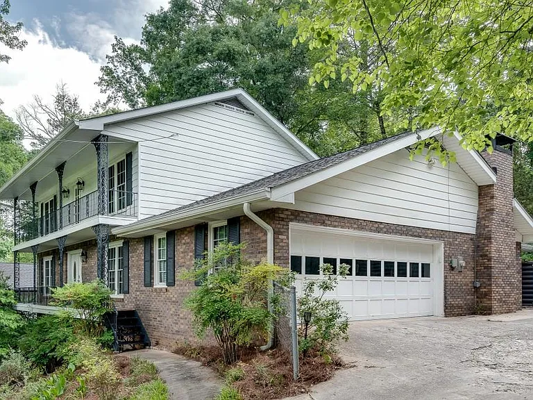 2663 Rangewood Dr NE — Photo 2