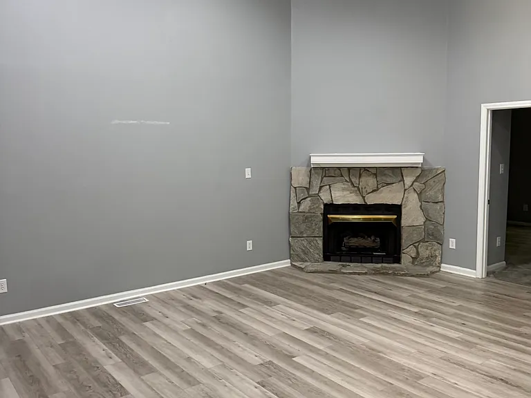 116 Hester Dr — Photo 5