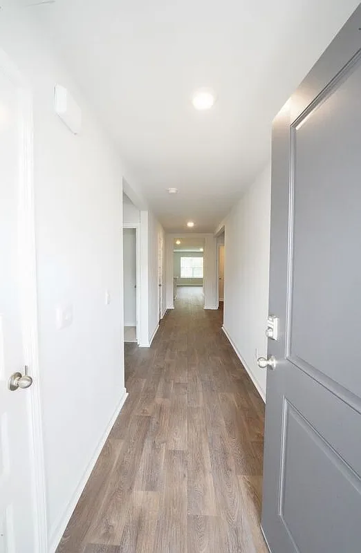 4 bed, 2.0 bath, 1774 sqft, $2,300 — Photo 3