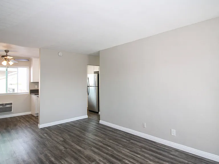 20936 Amie Ave — Photo 22