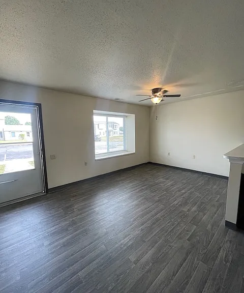 Willow Springs Apartments — Photo 19