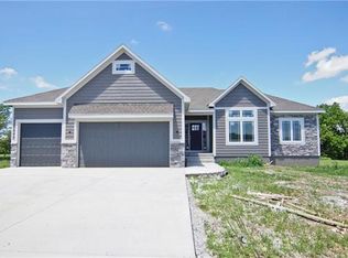 10908 Timber Creek Dr, Peculiar, MO 64078