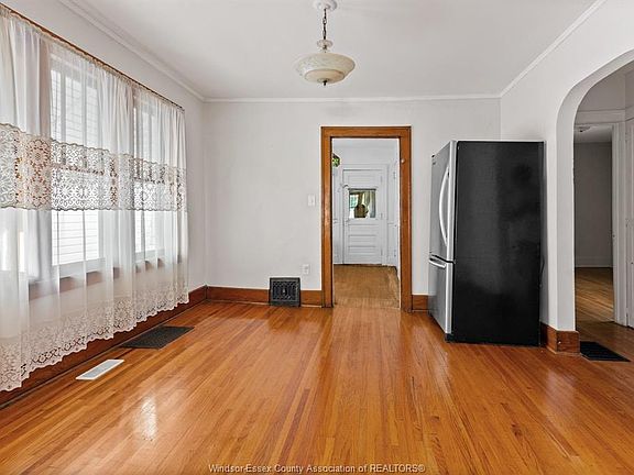 5th image of 703 Randolph Ave