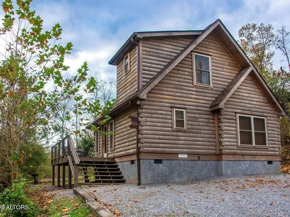 820 Crest View Dr, Gatlinburg, TN 37738