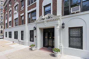 Rented by Rita S Citrin, LREB