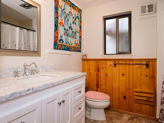 4th image of 73 Ponderosa Pl