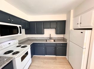 5280 N 6th St APT P, Fresno, CA 93710