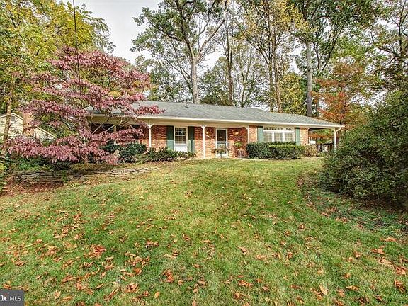 3rd image of 628 Goldsborough Dr
